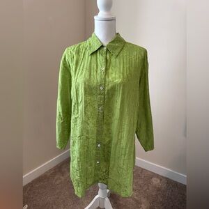 Chico’s Vibrant Green Button-Up Shirt
